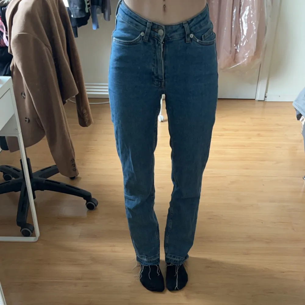 Blåa jeans från nakd, väldigt stretchiga, säljer pga att dom ej används. Jeans & Byxor.
