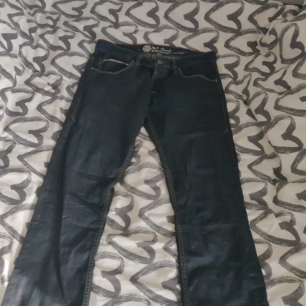 Äkta BLEND jeans. Haft dom ett tag men aldrig någonsin använt dom. Jag säljer dom då dom har är för små för mig. Skulle säga lite bootcut aktiga och low waist. . Jeans & Byxor.