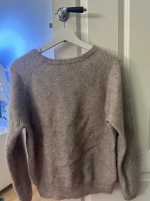 Stickad tröja - En jätte fin tröja från Lindex kommer inte till användning tyvärr.Orginapris 600kr 