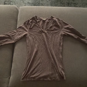 Bikbok tröja - Tajt lila bikbok tröja snygg till typ ett par jeans eller kostymbyxor mer bilder skickas privat ❤️