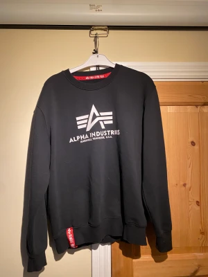Alpha industries hoodie  - Fint skick använd fåtal gånger 
