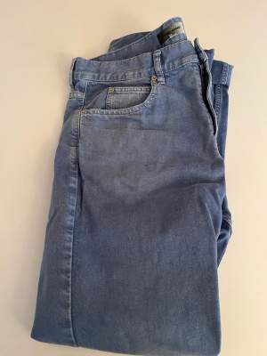 Ljusblå jeans från Isabel Marant. Fint skick.