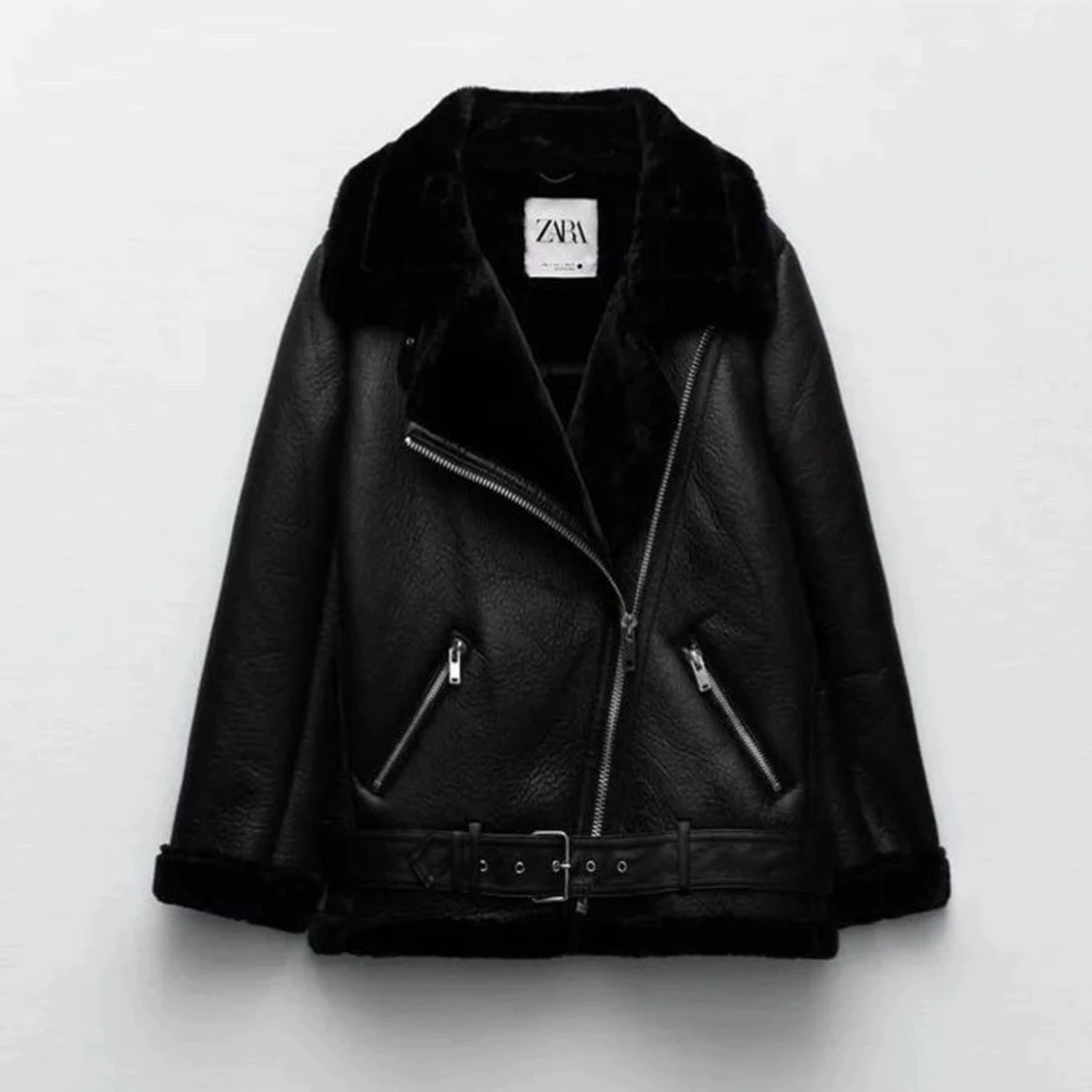 skinnjacka med fluff!  - 90