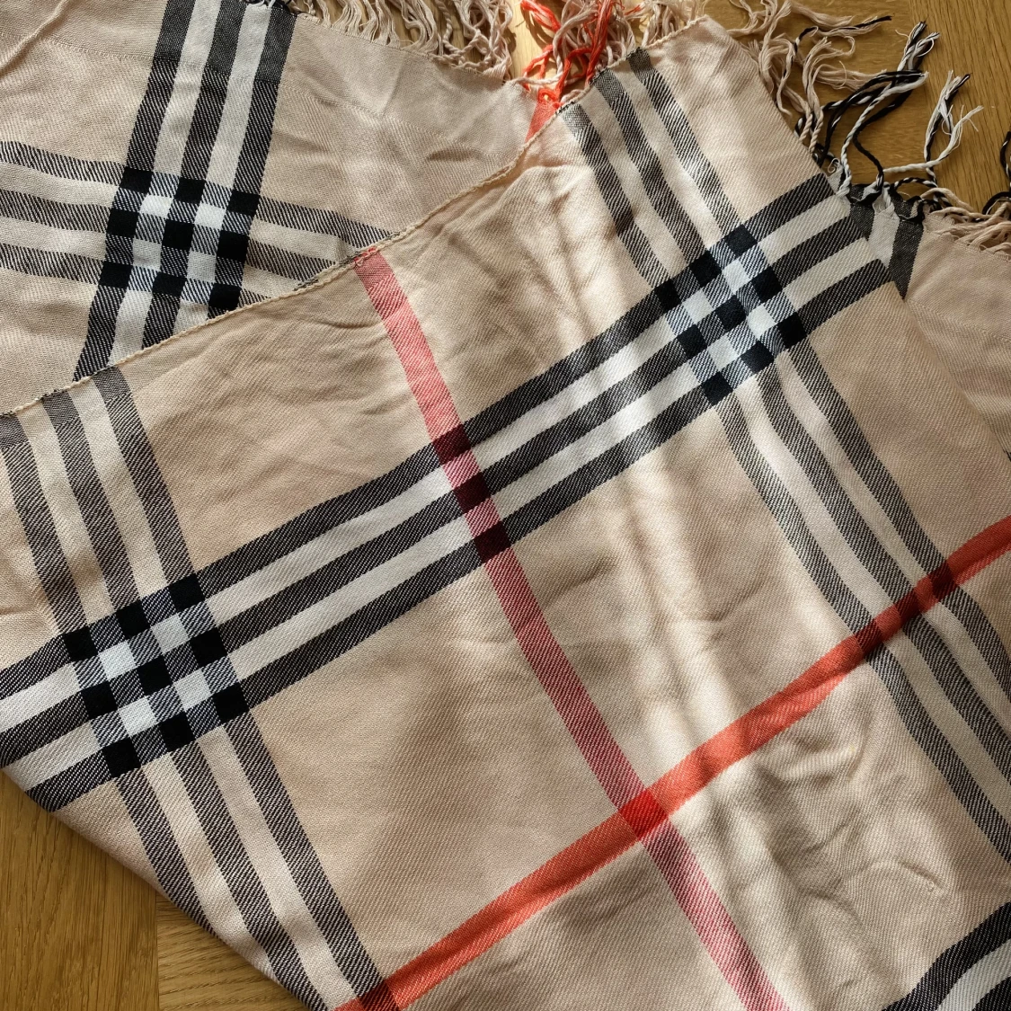 Burberry liknande sjal - 90