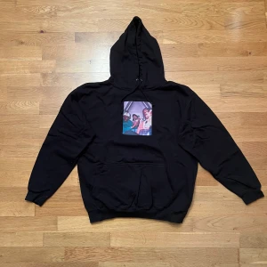 hoodie från Cold Prints - jättecool hoodie från cold prints med bild på tyler, asap och kendall som tyvärr inte kommer till användning