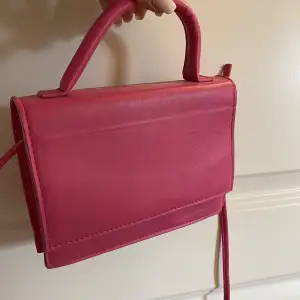 Rosa väska oanvänd⚡️✨