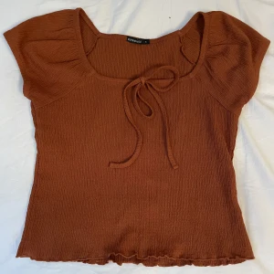Kopparfärgad Topp - Topp i storlek S, mycket fint skick
