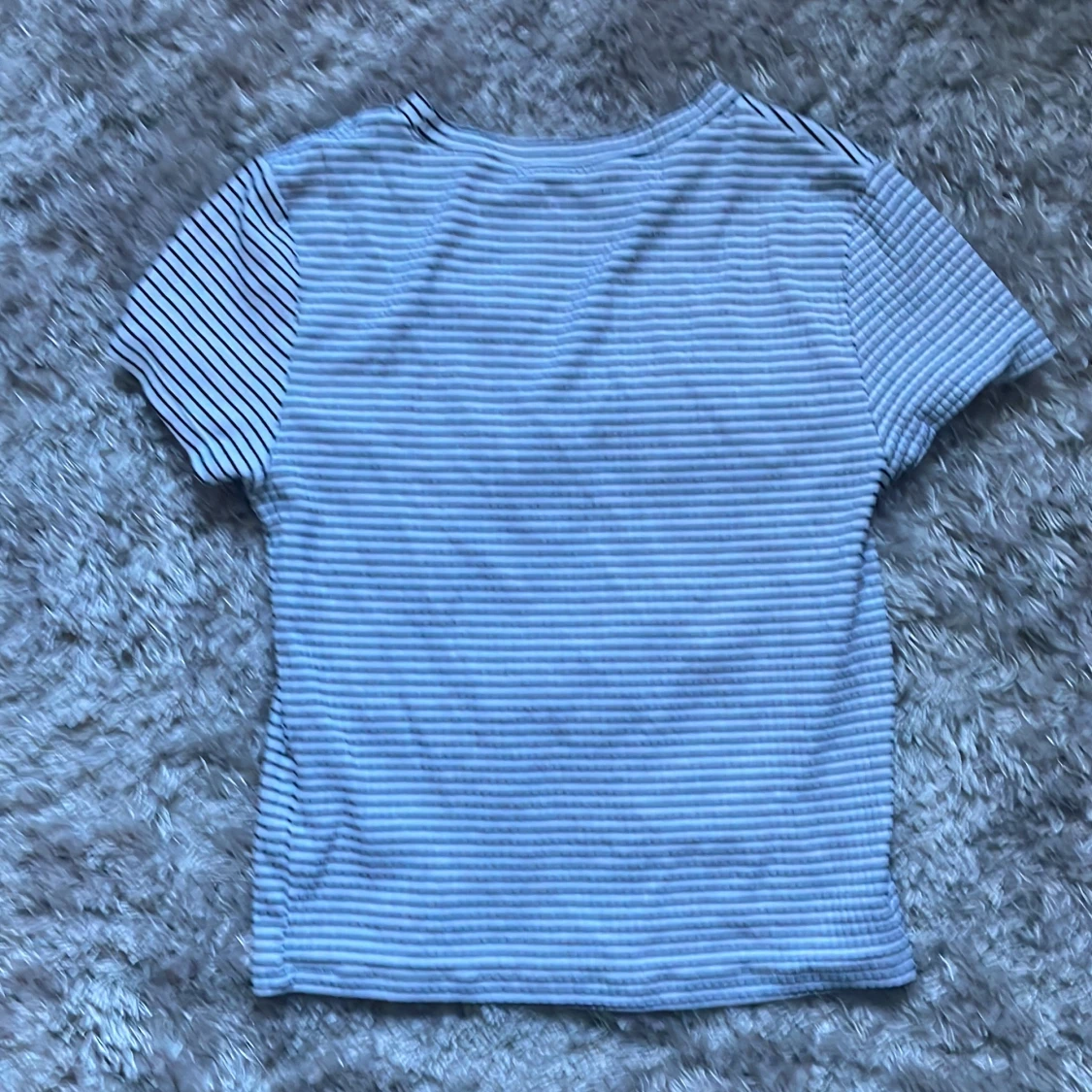 Vit och svart randig t-shirt - 90