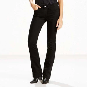 Bootcut jeans - Levis - Levis bootcut jeans 715 i storlek 26💓 Har blivit uppsydda på längden.