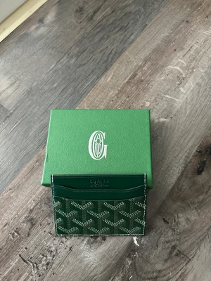 Goyard Saint Sulpice Cardholder  - Tjena! Säljer nu min Goyard Saint Sulpice cardholder! Inget äkthetsintyg finns på den då det är en present som ej passar mig i smaken! 