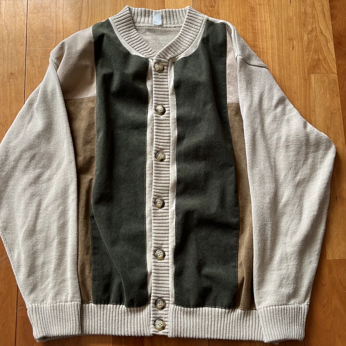 Stickad cardigan