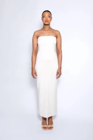 LXA dreamer klänning - LXA Linn Ahlborg  dreamer dress i storlek M Kan användas både som bandaue klänning eller kjol som andra bilden visar.  Påminner om Djerf Avenue kjol 