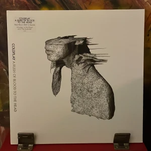 Coldplay LP skiva - Säljer min coldplay skiva på grund av att den inte används. Skivan är i rätt bra skick, dock har jag en usel spelare och därför kan den låta lite off om man inte har en riktig skivspelare! 