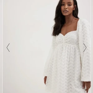Nakd klänning - Säljer denna helt nya klänningen från nakd då den inte kommit till användning🥰prislapp kvar!