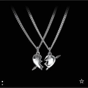 Marianilsdotter halsband  - Söker detta you & me halsband från marianilsdotter spelar ingen roll om de är guld eller silver men helst guld. Hör av dig om du har kan tänka mig betala 1000kr💕