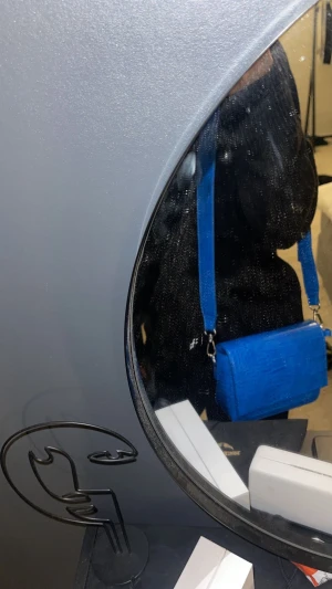 Liten blå väska  - Jag säljer min CW BY CARIN WESTER väska som jag nästan aldrig andvänt. Köpte för 499kr.