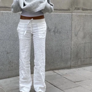 Linnebyxor den Alobha  - Byxorna är i bra skick, och storlek Xs. 