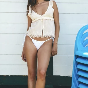 Topp - Populär topp från Zara, använd 1 gång. Stl M