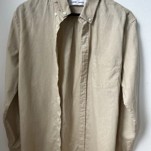 Samsøe Samsøe, Skjorta, Strl M - Fint skick. 55% lin, 45% bomull.