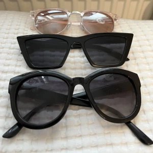 Glasögon - 3 glasögon Super fina  80kr styck