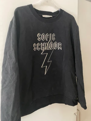 Sofie Schnoor  - I fint skick, stl L