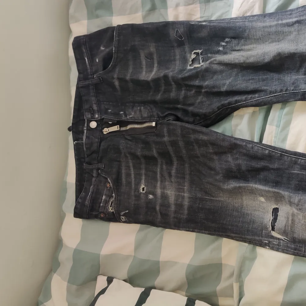 Äkta Dsquared2 Jeans köptes något år sedan . Jeans & Byxor.