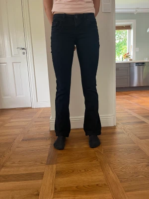 Jeans - Säljer mina ltb jeans då dom har blivit för små dom är i väldigt fint skick