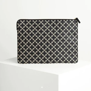 Datafodral By malene Birger - Intressekoll!! Helt slutsålt datafodral från Malene Birger 💖 storlek 40x30! Sänker pris vid snabb affär!!