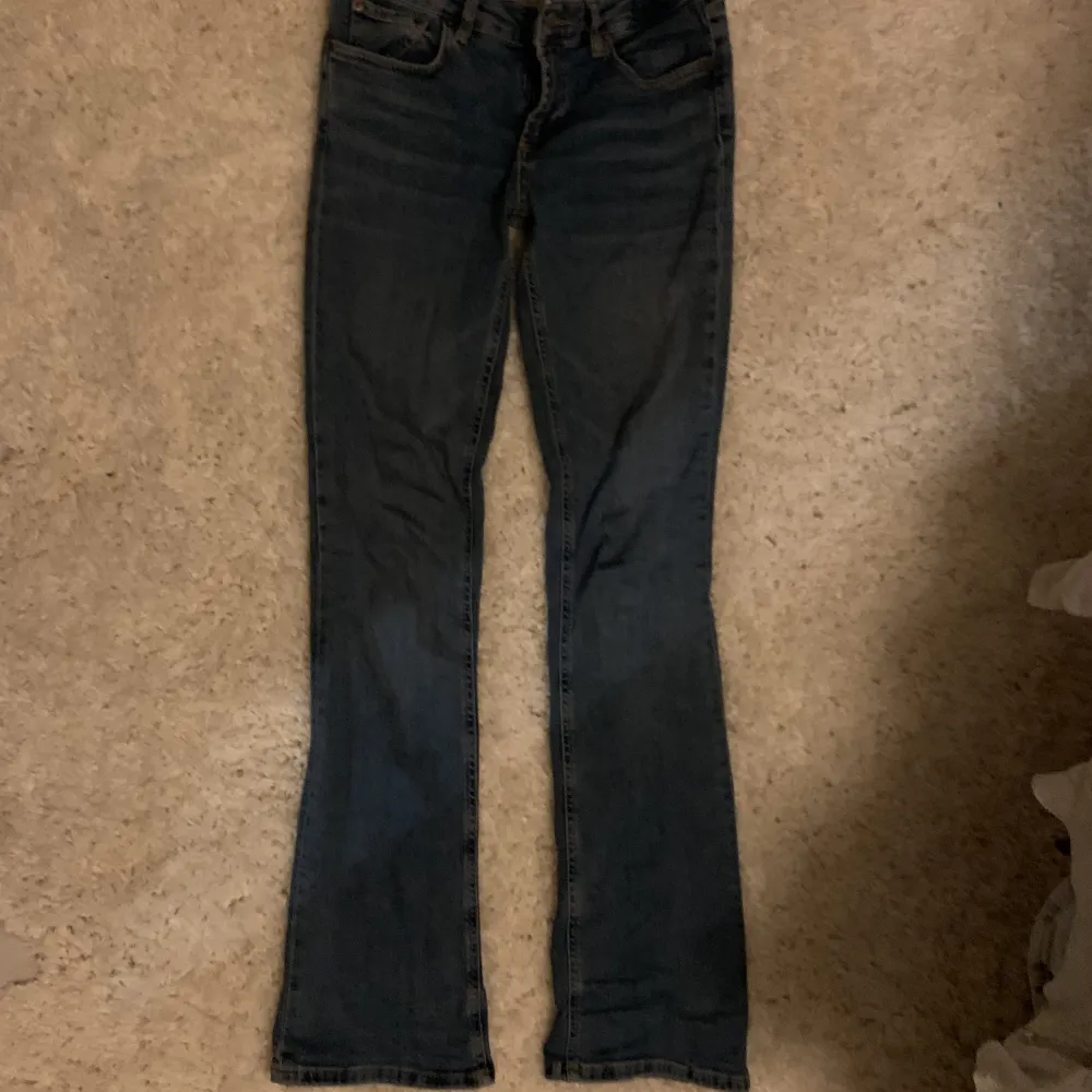 Används 2 grr, är dör långa för mig och är 162 . Jeans & Byxor.