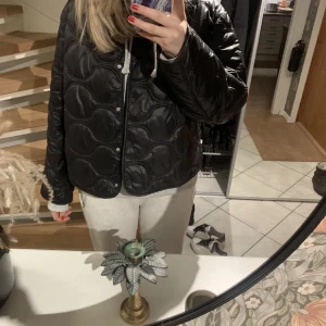 Mango jacka  - Intressekoll! Storlek xl men sitter som M