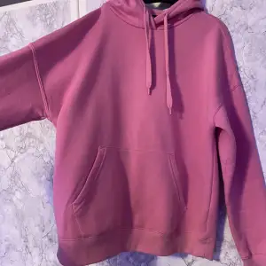Rosa hoodie som använts fåtal ggr🫶🏼