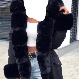 Pälls jacka  - Pällsjacka, storlek S helt oanvänd.