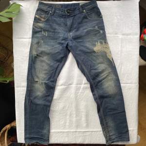 Disel jeans med waxartad denim 