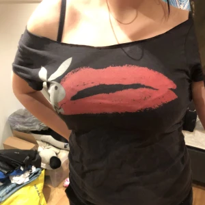 Playboy  - Säljer denna jätte coola playboy tröja för endast 90kr! Storlek xs-s sitter lite som en magtröja 💋