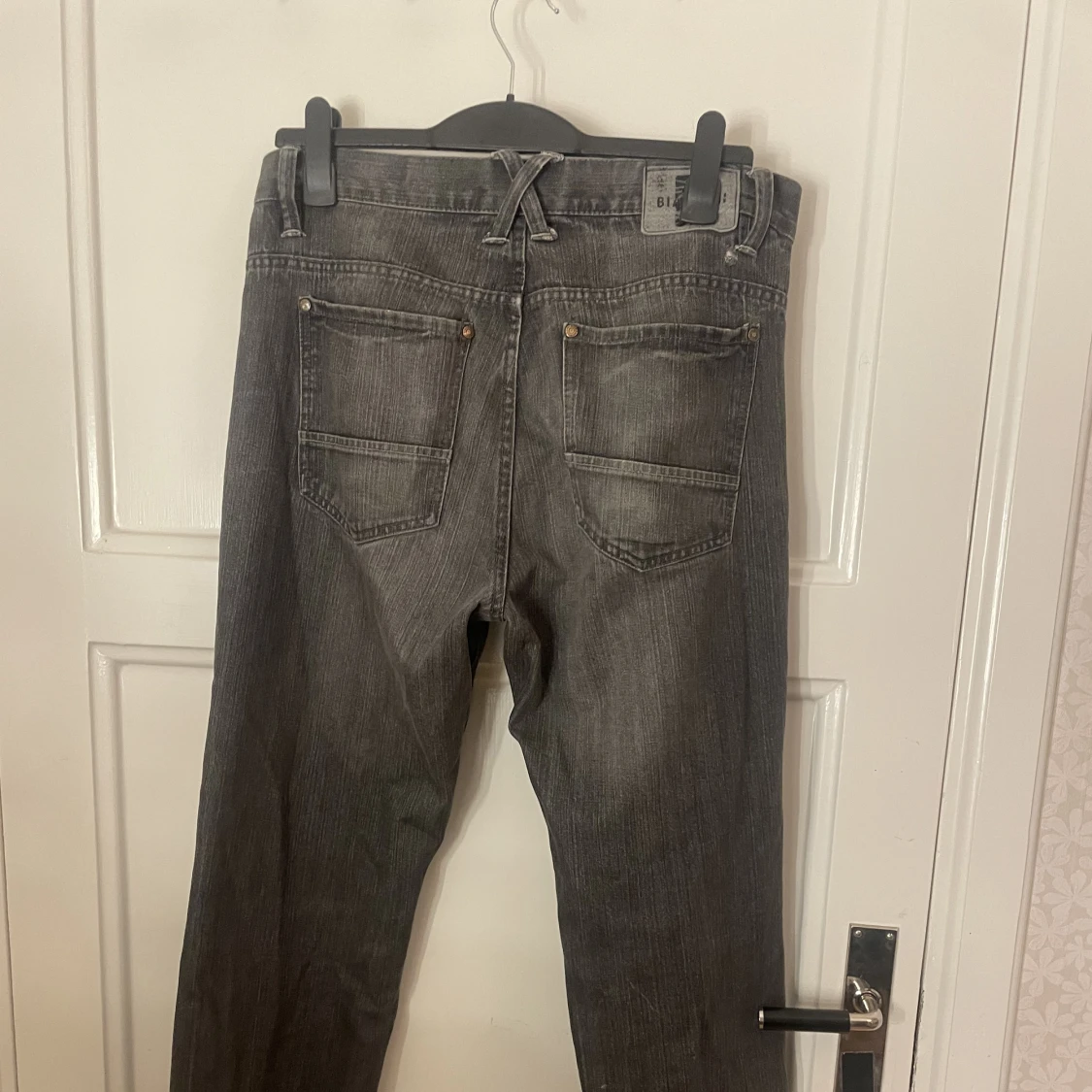 Mörk grå jeans  - 90