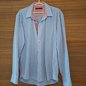 Oanvänd skjorta - Snygg skjorta, helt oanvänd.