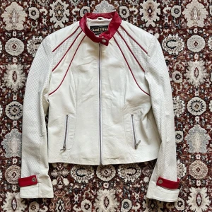 INSTAGRAM- @VINTAGELAB.SE - Följ oss på instagram för liknande produkter till🙏🏽❤️