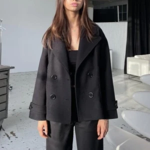 Kappa - Superfin kappa från design by si, superfint skick, använd i ungefär en månad men kommer inte längre till användning därav jag säljer den