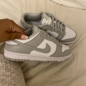 Nike dunks Grey - Aldrig använda. Låda finns.