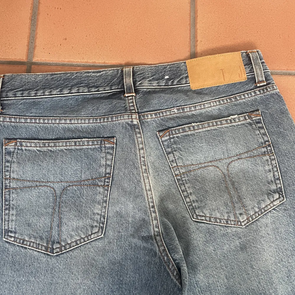 Skifteta, endast provade så helt nya! nypris ca 1600. Jeans & Byxor.