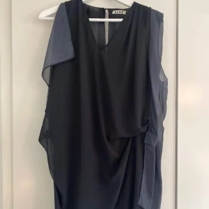 Acne mallory klänning  - Andvänd fåtal gånger 