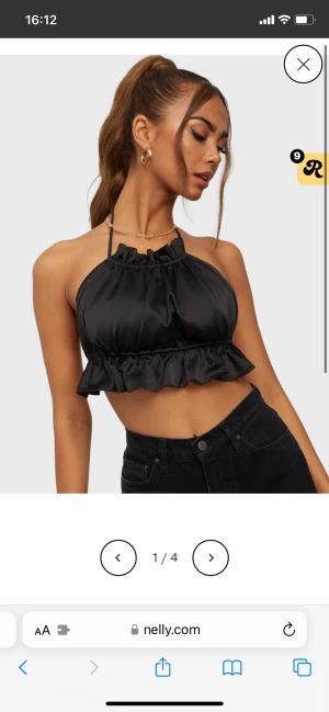 Topp från ginatricot  - Toppen är oanvänd och har inga defekter. 