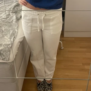 Lågmidjade mjukisbyxa - Lager 157 lågmidjade mjukisbyxor i storlek s. Säljer för 100 öppen för andra priser. Använda få gånger