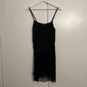 Klänning  - Svart franskläning från märker french connection 