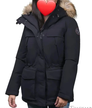 Napapijri vinterjacka s/m dam - Sam vinterjacka napapijri s/m fint skick, lite använd , nypris 5500kr