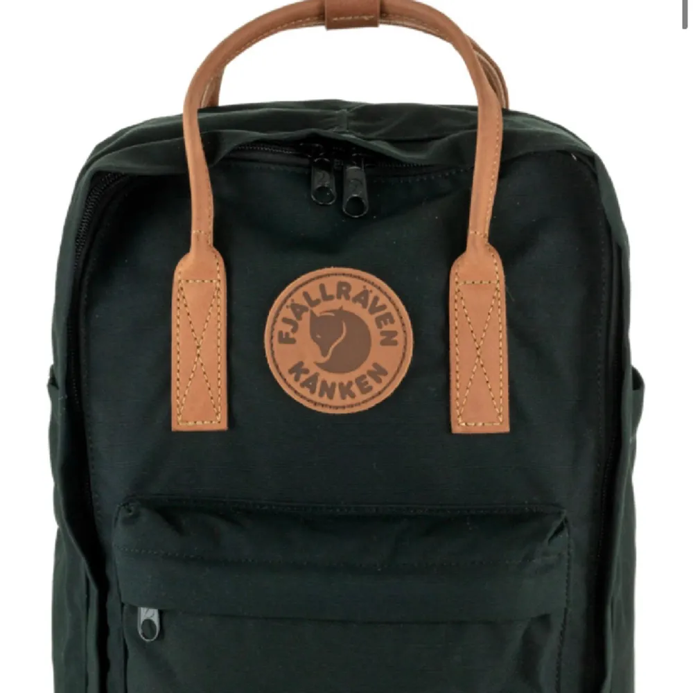 En jättefin ryggsäck om inte kommer till användning, den är i mycket bra skick.  Köparen står för frakten 💘. Väskor.