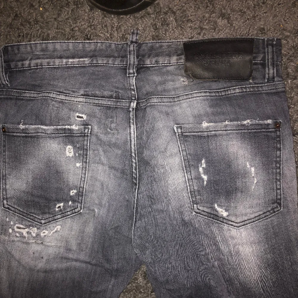 Dsquared jeans storlek 48 är inte bra på dsq storlekar men sitter som 31/30 . Jeans & Byxor.