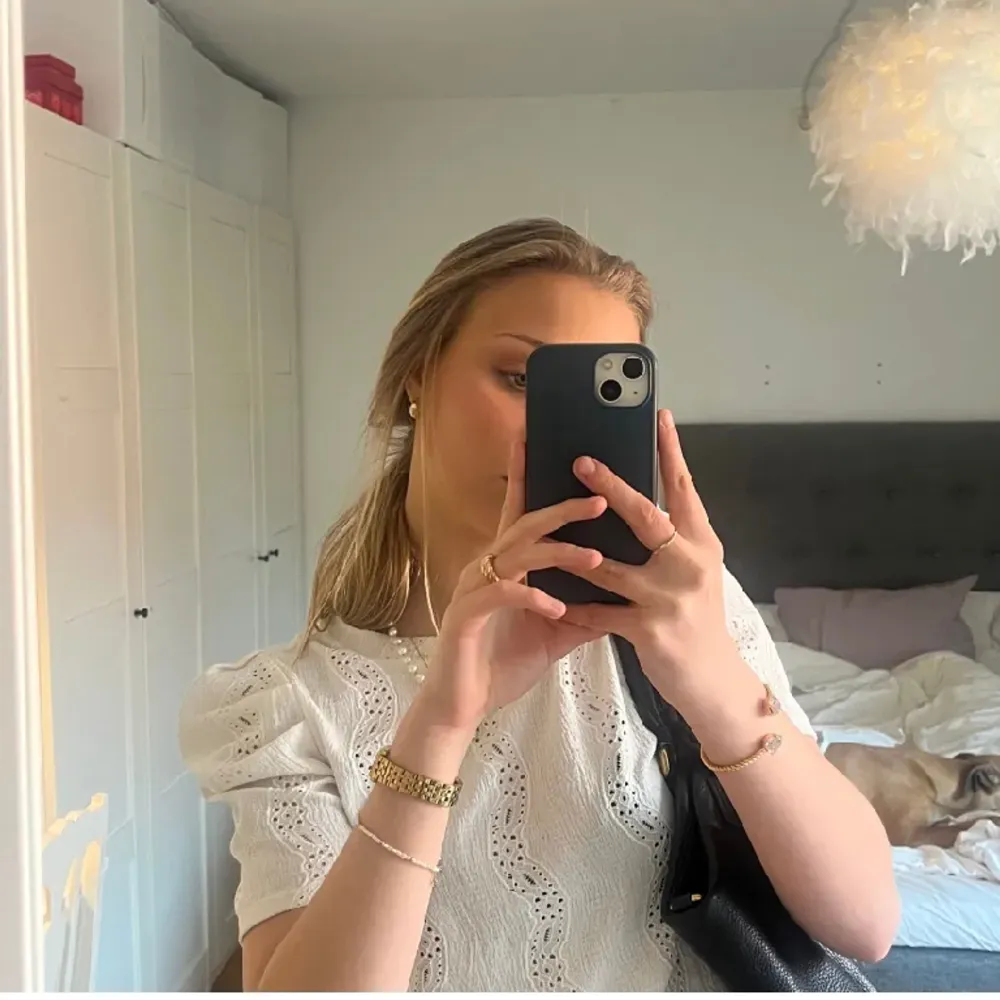 Säljer denna super dina blus i nyskick💗 pris kan diskuteras. Puserot.