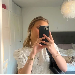 Monki blus - Säljer denna super dina blus i nyskick💗 pris kan diskuteras