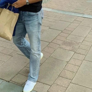 Levis 501 jeans  - Levis jeans straight leg helt i nyskick. Använda 2 ggr. Strl W32 L30. 
